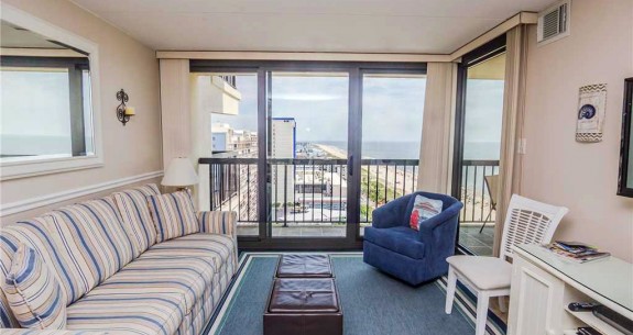 Sea Watch 1603 -Living-Area