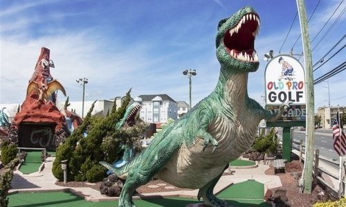 Statue of T-Rex at Old Pro Miniature Golf